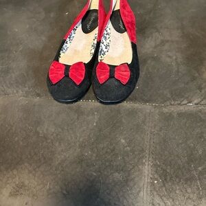 Reneeze Stylish Red and Black Women's Flats